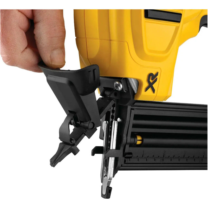 Clavadora 5/8  A 2-1/8  20v Sin Batería Dewalt Dcn680b